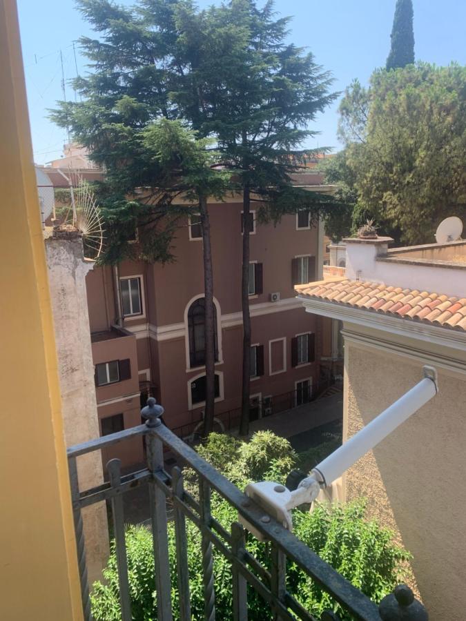 Studio Flat Ultimo Piano In Centro Roma Exterior foto
